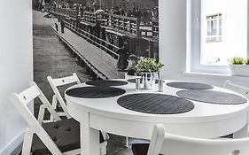 Mieszkanie przy deptaku Sopot by OneApartments
